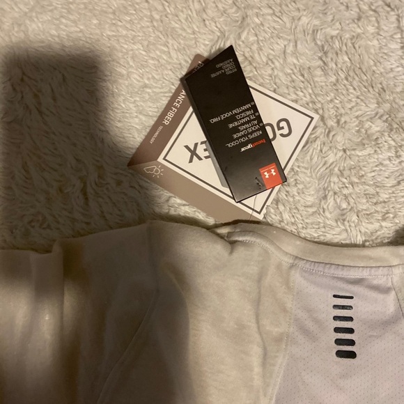 Under Armour active wear women’s Breeze short sleeve t-shirt - Picture 8 of 15